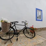 Renovated Wine Press House - With Pool 펜션 Porto de Mós