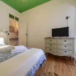 펜션 Renovated Wine Press House - With Pool Porto de Mós