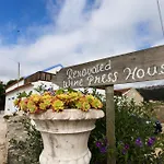 Renovated Wine Press House - With Pool Casa de Férias *