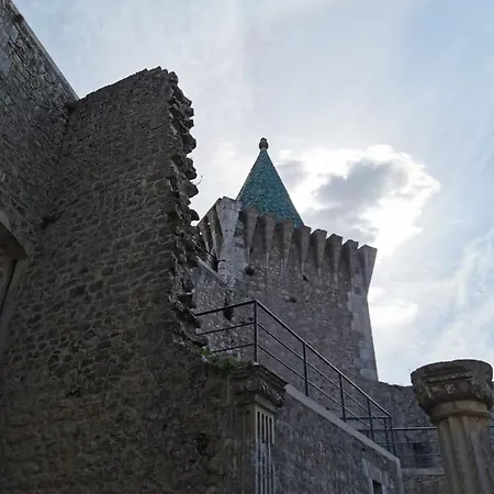 Renovated Wine Press House - With Pool Ferienhaus
