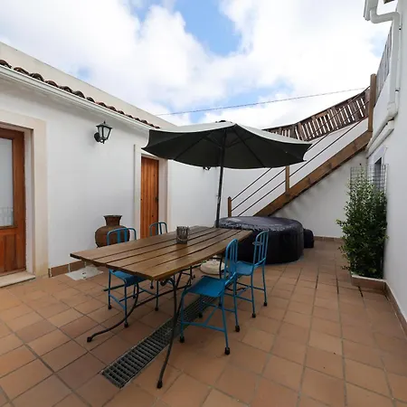 Renovated Wine Press House - With Pool * Porto de Mos (Leiria)