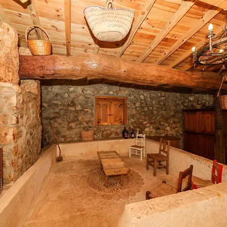 Renovated Wine Press House - With Pool