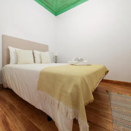 Renovated Wine Press House - With Pool بيت للعطل *