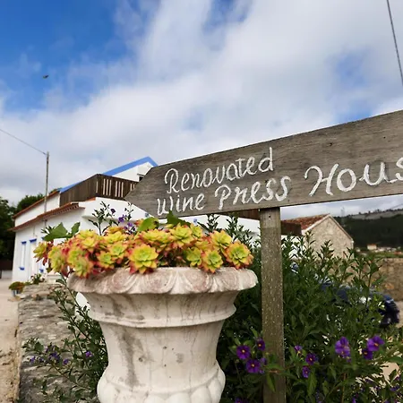 Renovated Wine Press House - With Pool Ferienhaus *