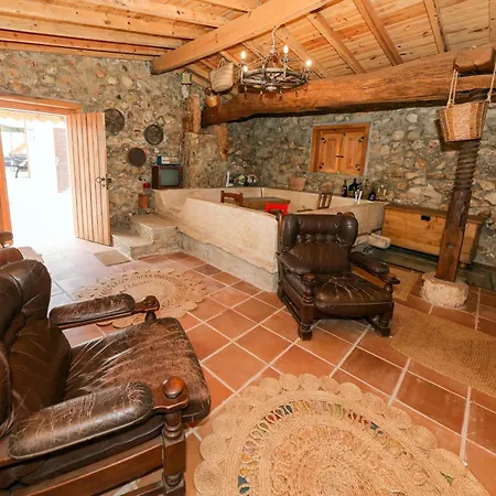 Renovated Wine Press House - With Pool *