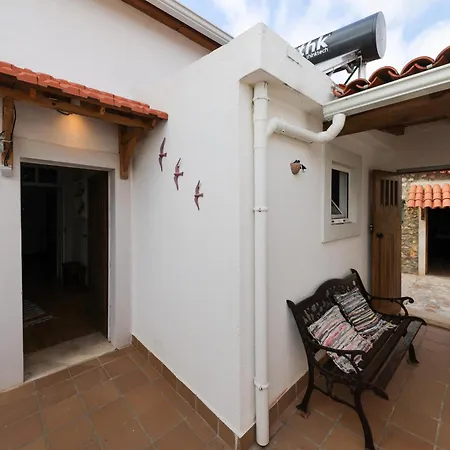 Renovated Wine Press House - With Pool بيت للعطل