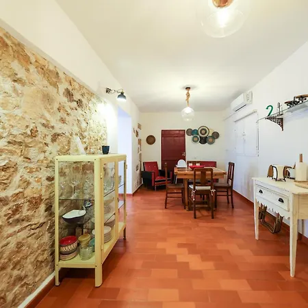 Ferienhaus Renovated Wine Press House - With Pool Porto de Mós