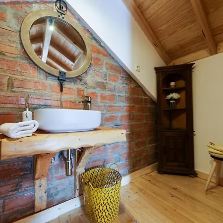 Renovated Wine Press House - With Pool * Porto de Mos (Leiria)