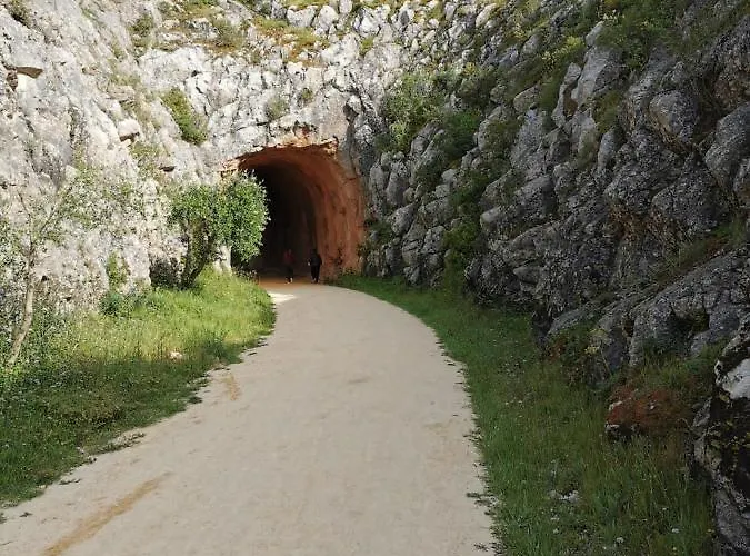 Дом отдыха Renovated Wine Press House - With Pool