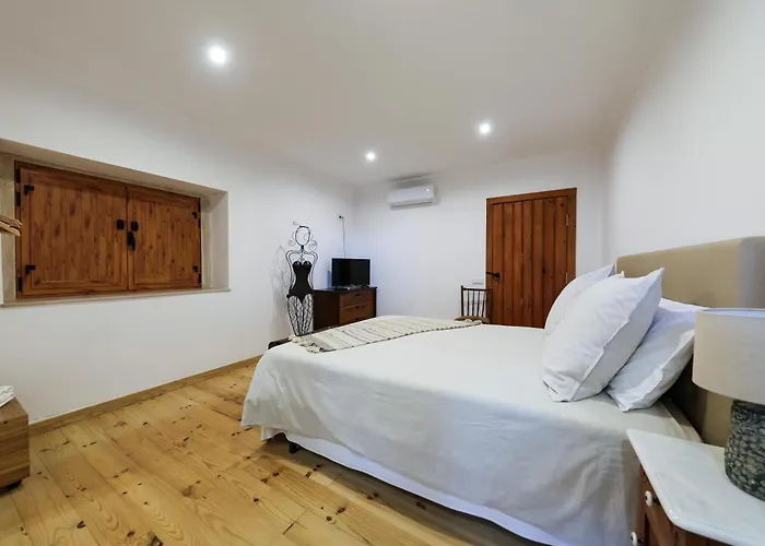 Renovated Wine Press House - With Pool