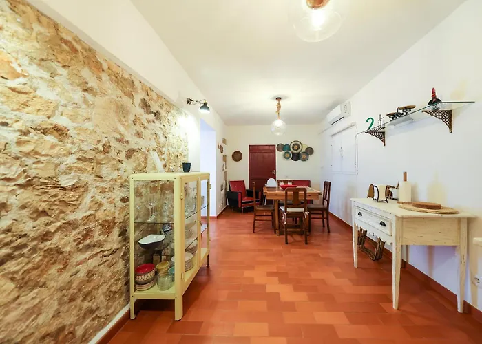 Дом отдыха Renovated Wine Press House - With Pool Порту-ди-Мош